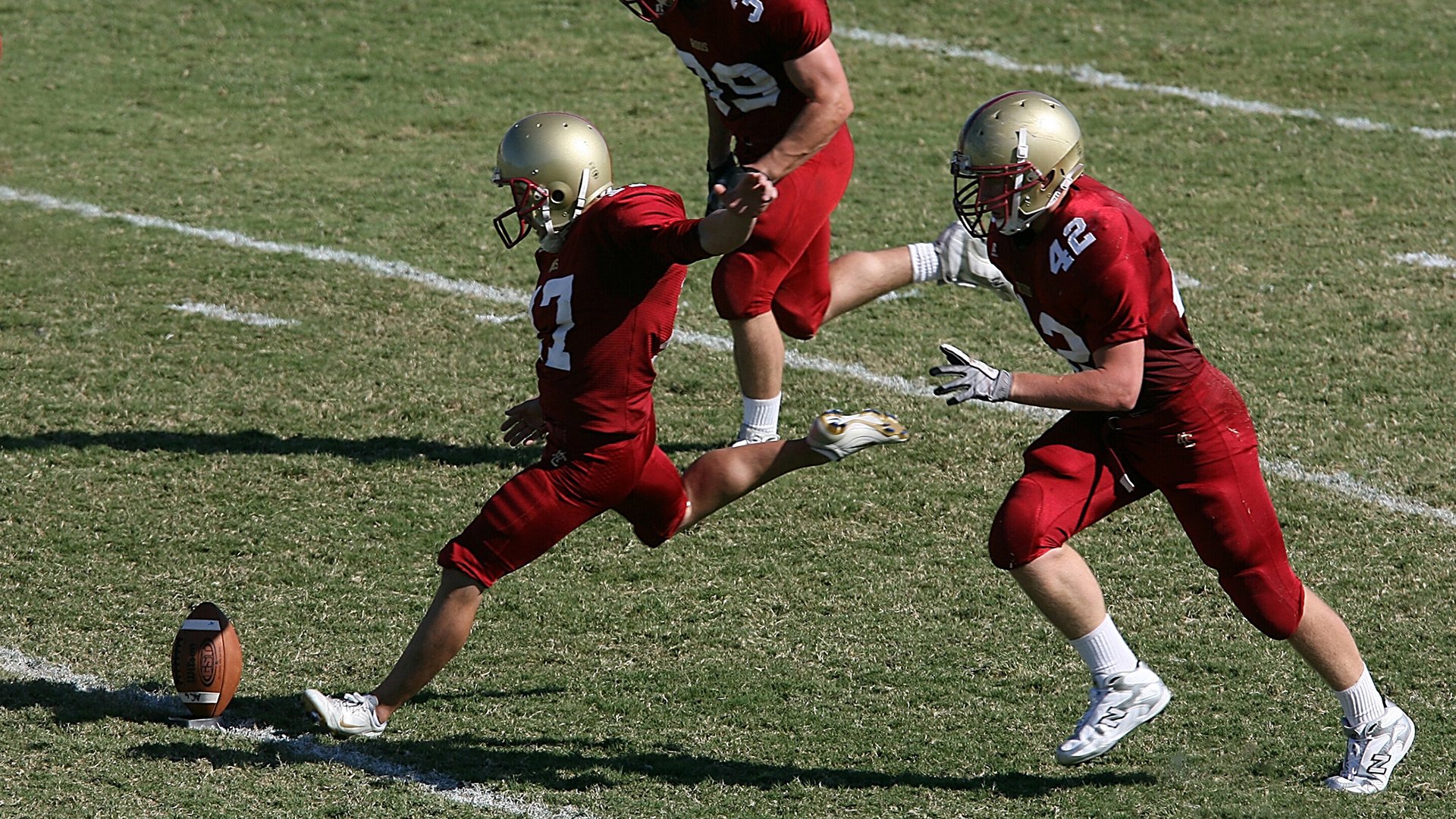 网球青少年组比赛吸引多国选手参加，青少年网球比赛规则